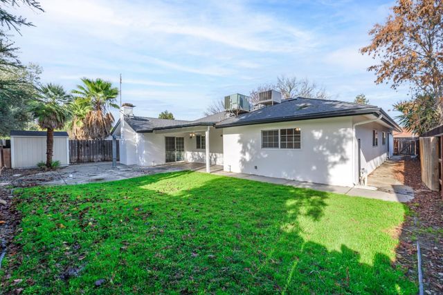 2820 Driftwood Drive, Madera, CA 93637