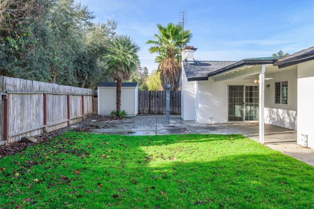 2820 Driftwood Drive, Madera, CA 93637