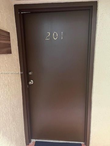 8810 SW 123rd Ct M201, Miami, FL 33186