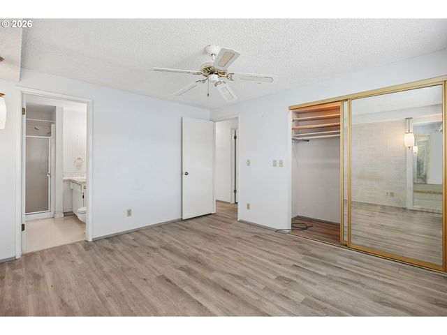 820 Ne COCHRAN Ave, Gresham, OR 97030