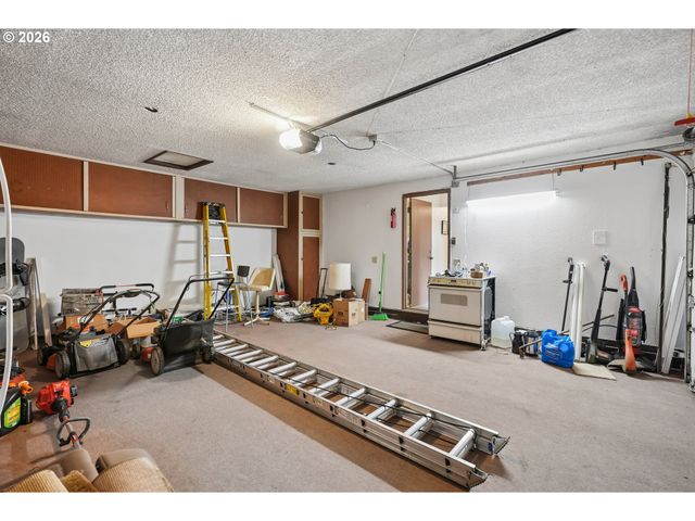 820 Ne COCHRAN Ave, Gresham, OR 97030