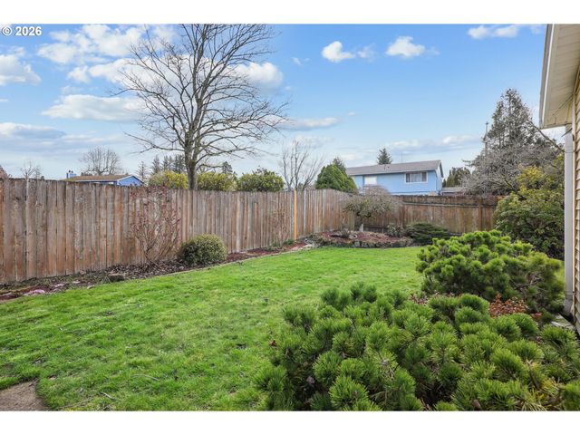 820 Ne COCHRAN Ave, Gresham, OR 97030