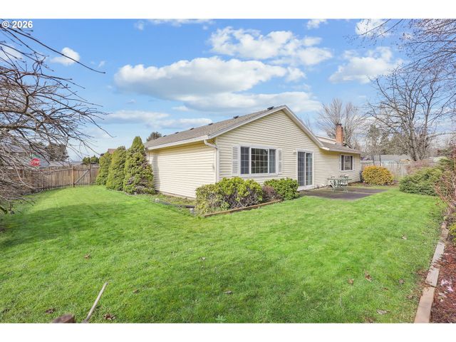 820 Ne COCHRAN Ave, Gresham, OR 97030