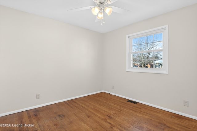 149 N Circlecrest Dr, Louisville, KY 40229