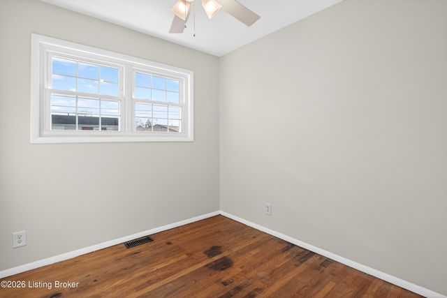 149 N Circlecrest Dr, Louisville, KY 40229