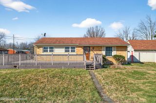 149 N Circlecrest Dr, Louisville, KY 40229