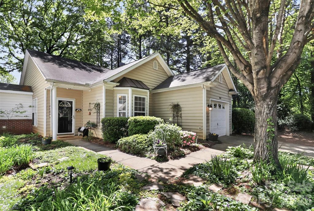 4851 Steepleglen Court, Charlotte, NC 28269