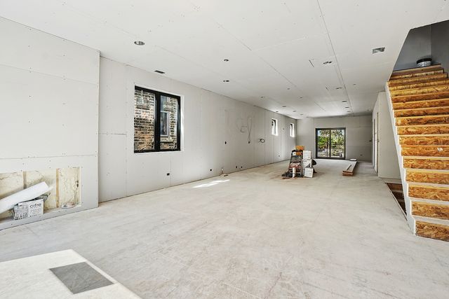 3116 N Western Avenue 2, Chicago, IL 60618