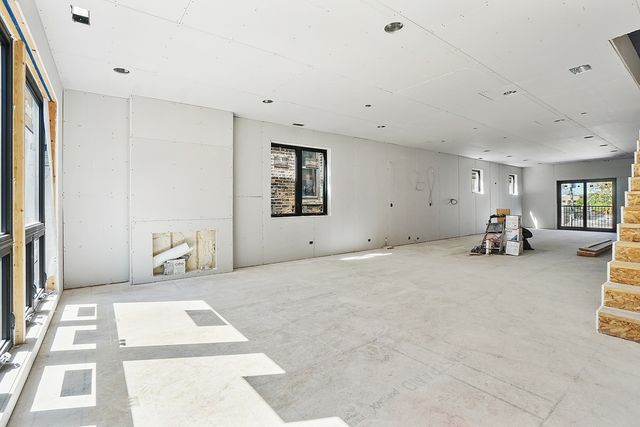 3116 N Western Avenue 2, Chicago, IL 60618