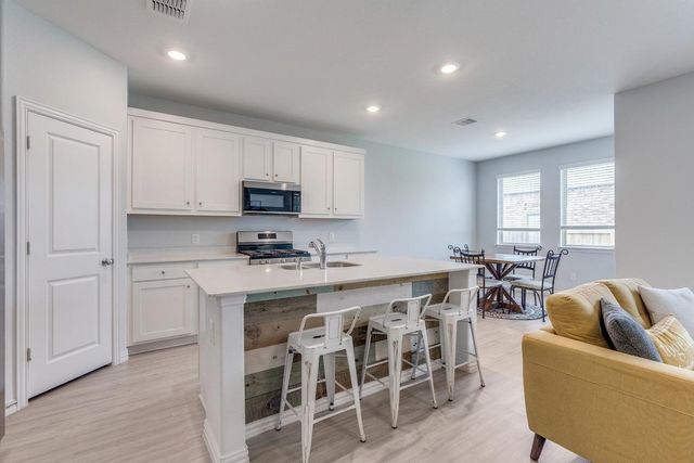 1213 Dragon Way, Azle, TX 76020