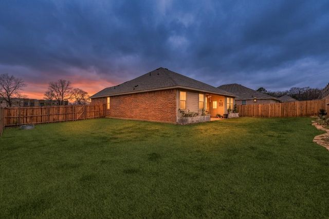 1213 Dragon Way, Azle, TX 76020