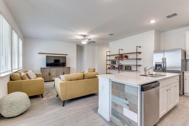 1213 Dragon Way, Azle, TX 76020