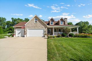 1270 E Greenview Place, Crown Point, IN 46307