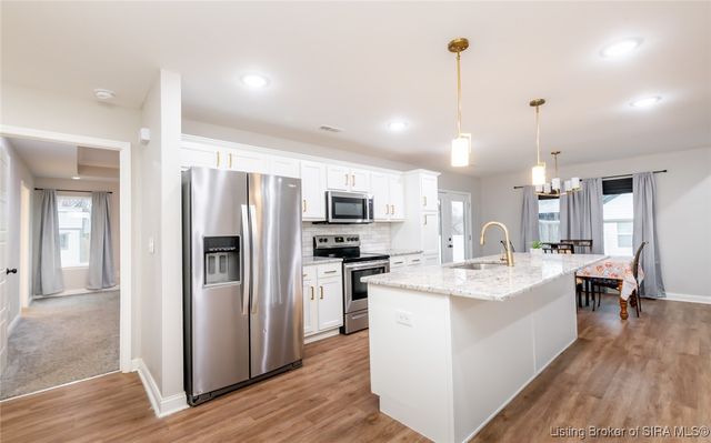 3829 Fiske Avenue, New Albany, IN 47150