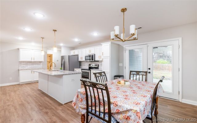 3829 Fiske Avenue, New Albany, IN 47150