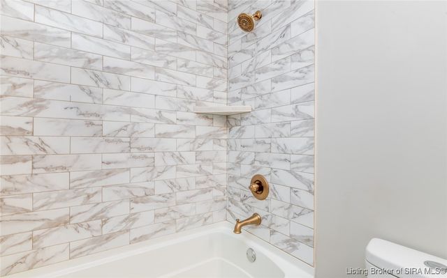 3829 Fiske Avenue, New Albany, IN 47150