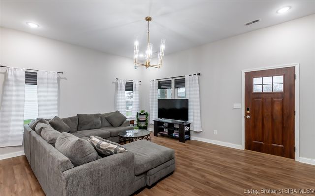 3829 Fiske Avenue, New Albany, IN 47150