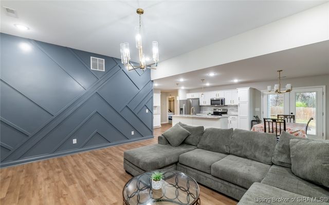 3829 Fiske Avenue, New Albany, IN 47150