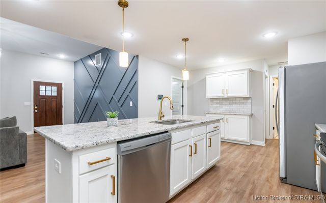 3829 Fiske Avenue, New Albany, IN 47150