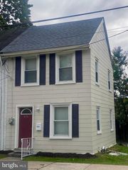 571 SHAWMONT AVE, Philadelphia, PA 19128
