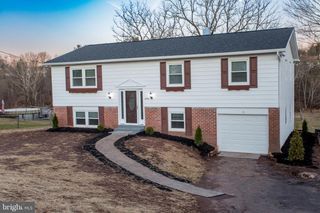 2563 WASSER RD, East Greenville, PA 18041