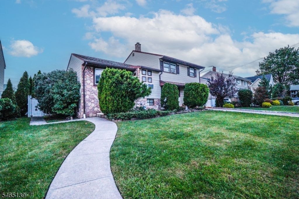 97 Sterling Dr, Woodbridge Twp., NJ 07067 — photo 3