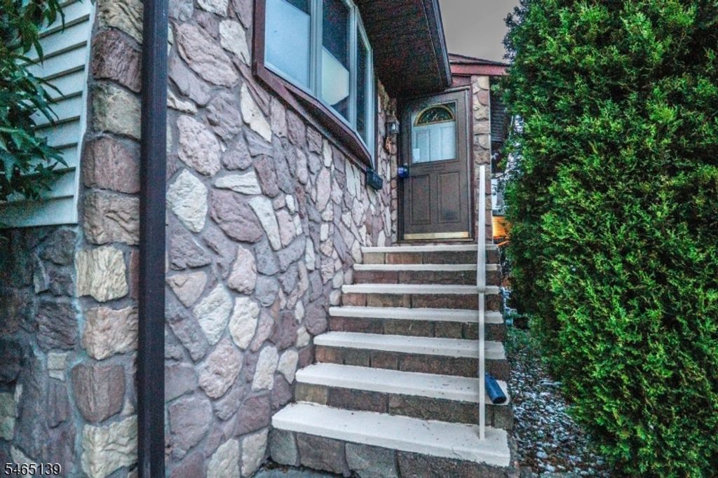 97 Sterling Dr, Woodbridge Twp., NJ 07067 — photo 4