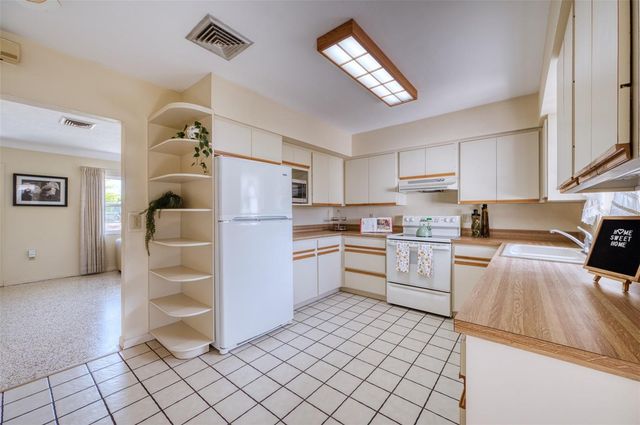 2632 SUNNYSIDE STREET, Sarasota, FL 34239