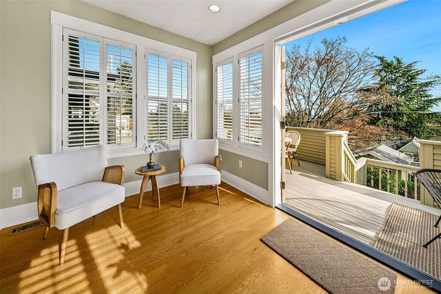 1126 17th Avenue E, Seattle, WA 98112