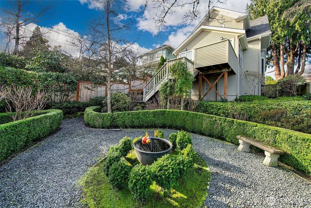 1126 17th Avenue E, Seattle, WA 98112