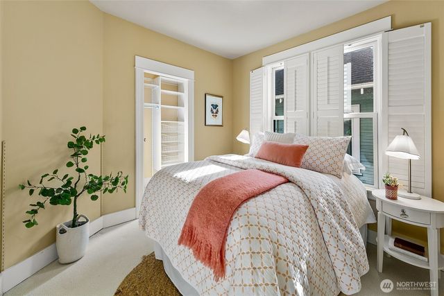 1126 17th Avenue E, Seattle, WA 98112