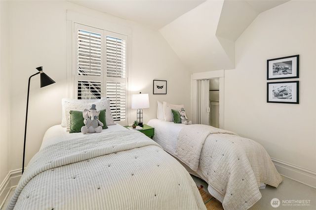 1126 17th Avenue E, Seattle, WA 98112