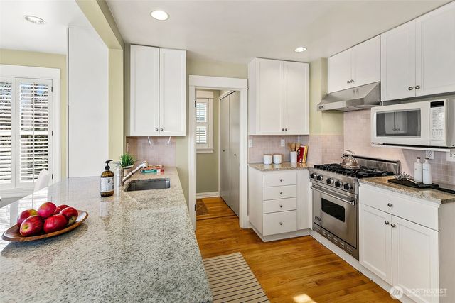 1126 17th Avenue E, Seattle, WA 98112