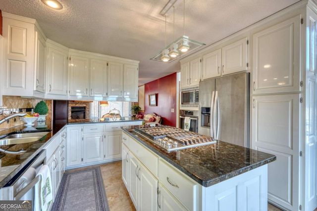 880 Locust Trail, Hiawassee, GA 30546