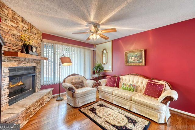 880 Locust Trail, Hiawassee, GA 30546