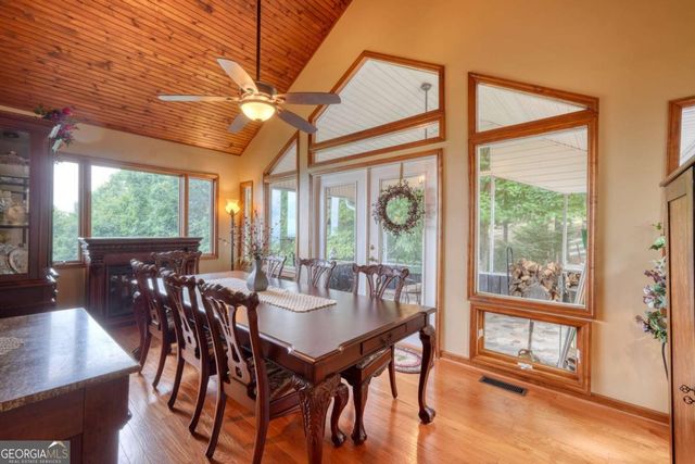 880 Locust Trail, Hiawassee, GA 30546