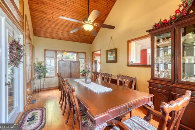 880 Locust Trail, Hiawassee, GA 30546