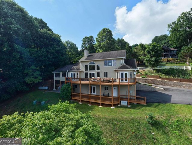 880 Locust Trail, Hiawassee, GA 30546
