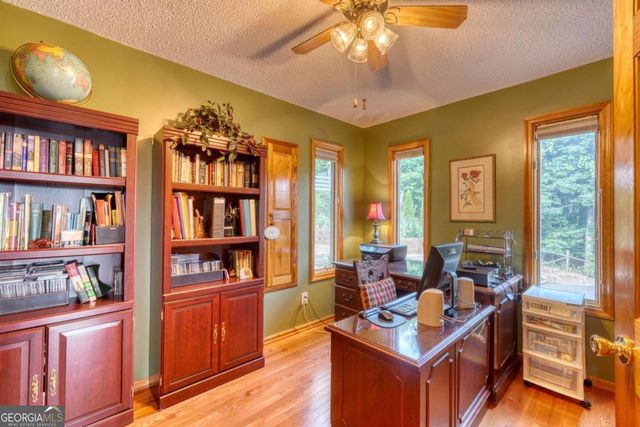 880 Locust Trail, Hiawassee, GA 30546