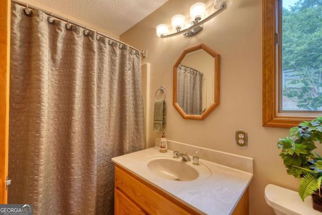 880 Locust Trail, Hiawassee, GA 30546