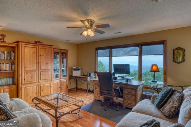 880 Locust Trail, Hiawassee, GA 30546