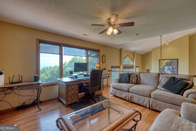 880 Locust Trail, Hiawassee, GA 30546
