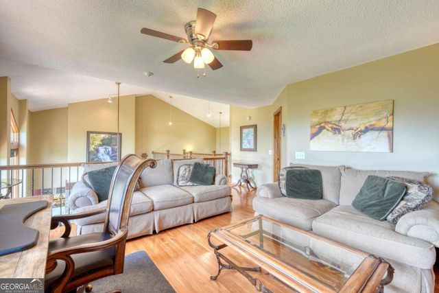 880 Locust Trail, Hiawassee, GA 30546