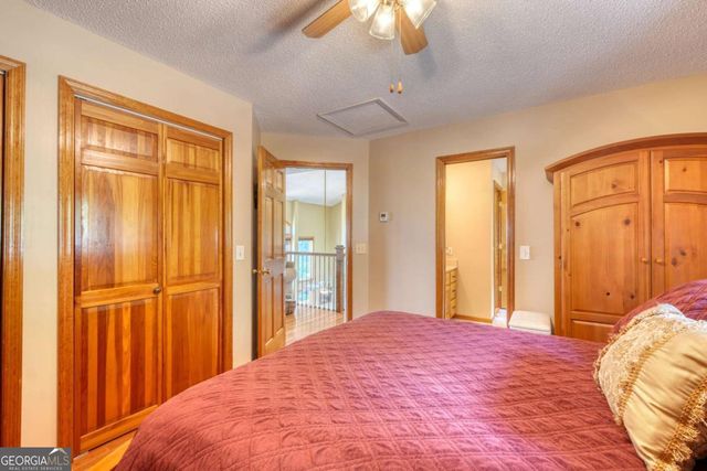 880 Locust Trail, Hiawassee, GA 30546