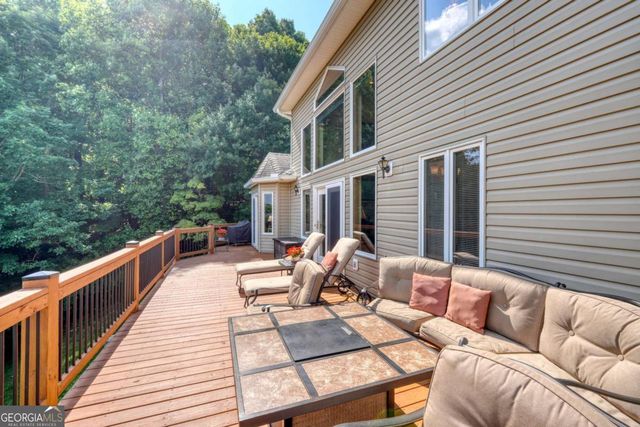 880 Locust Trail, Hiawassee, GA 30546