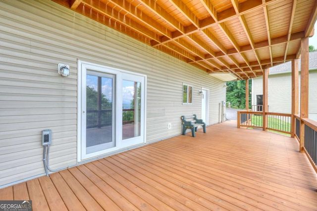 880 Locust Trail, Hiawassee, GA 30546