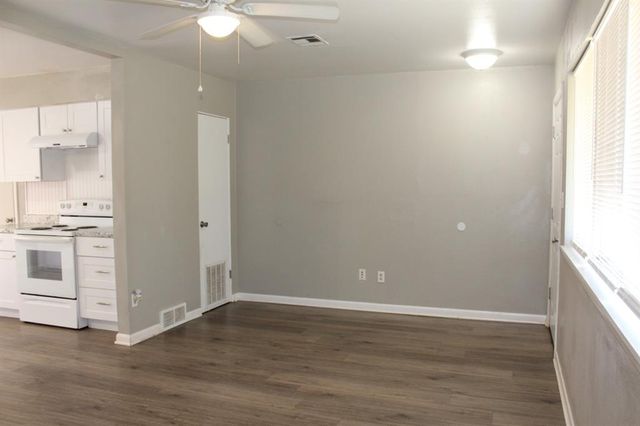 402 W Curtis Drive, Midwest City, OK 73110