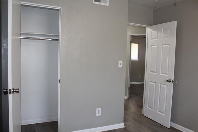 402 W Curtis Drive, Midwest City, OK 73110