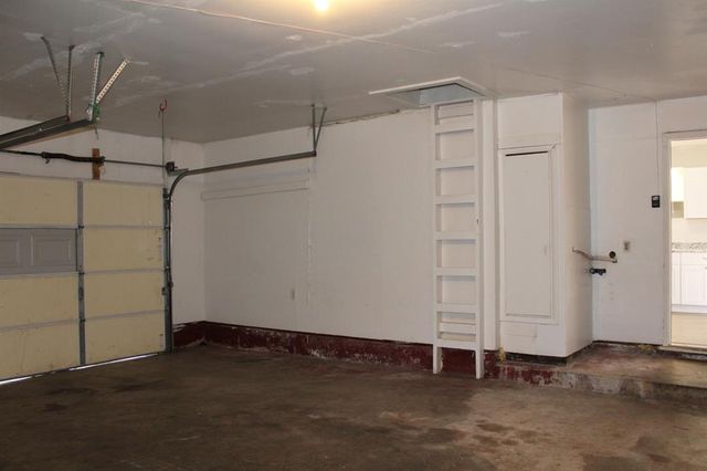 402 W Curtis Drive, Midwest City, OK 73110