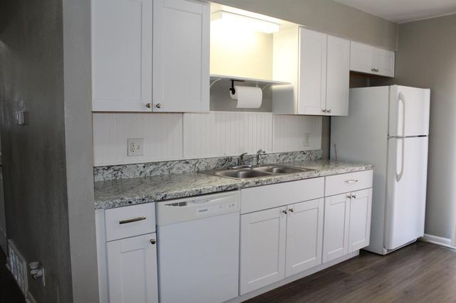 402 W Curtis Drive, Midwest City, OK 73110